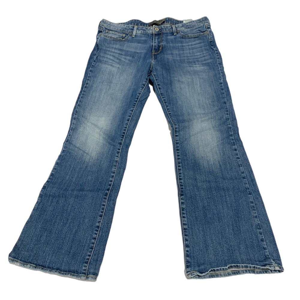 Levi’s Size 16 33x31 Flare Bootcut Jeans Mid Rise Medium Wash Denim 0675